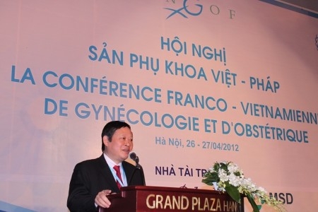 http://www.benhvienphusantrunguong.org.vn/stores/news_dataimages/bvpstwadministrator/042012/26/11/croped/IMG_7842.jpg